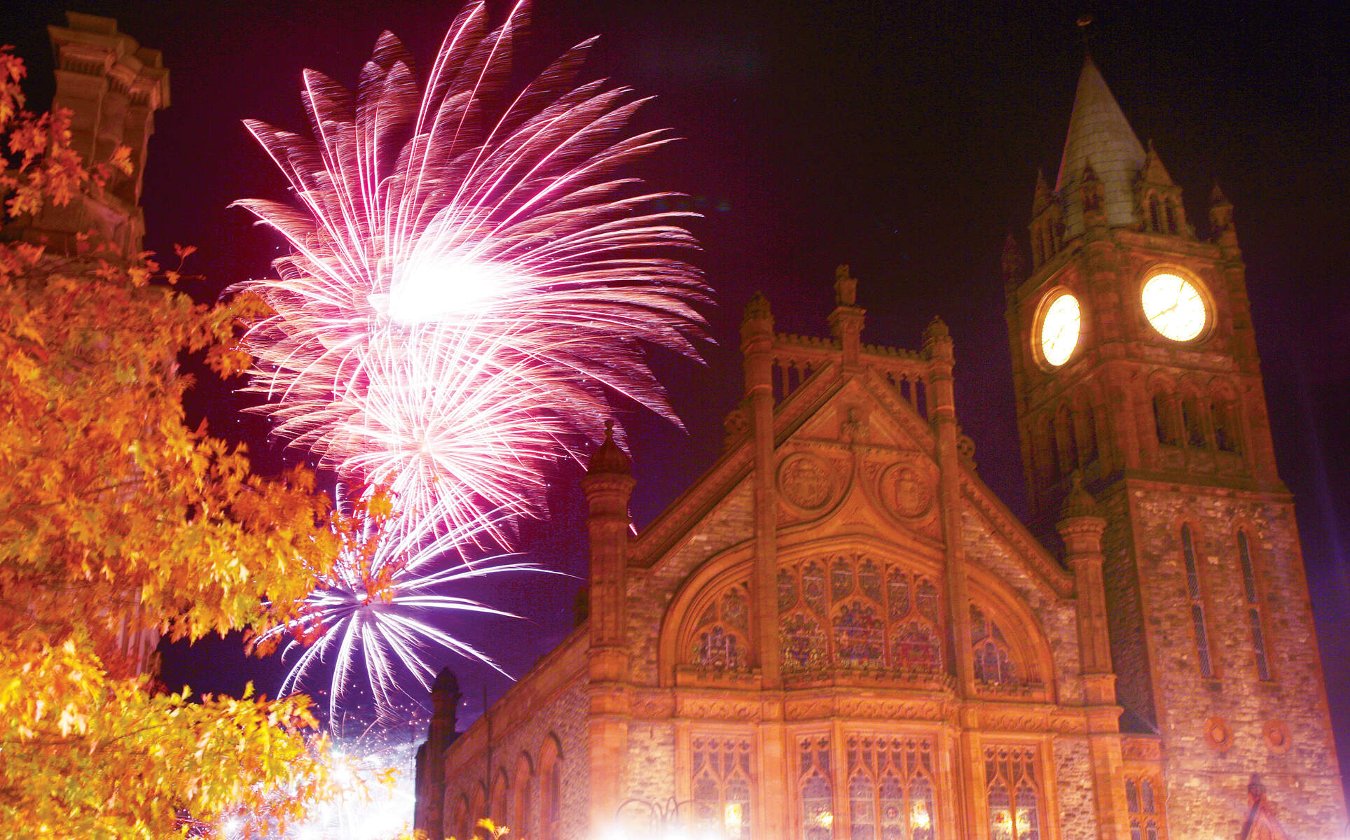 hbanks of the foyle halloween carnival in derry city web size