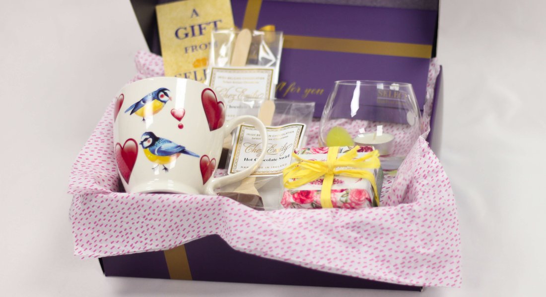 Mothers Day Gift Box with €200 Voucher